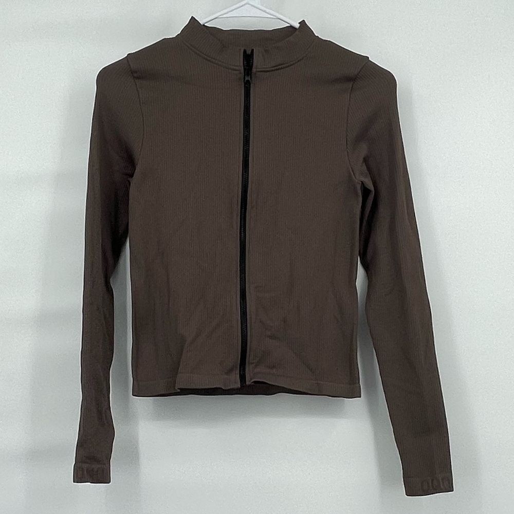 Amazon OQQ athletic brown ribbed zip compression top